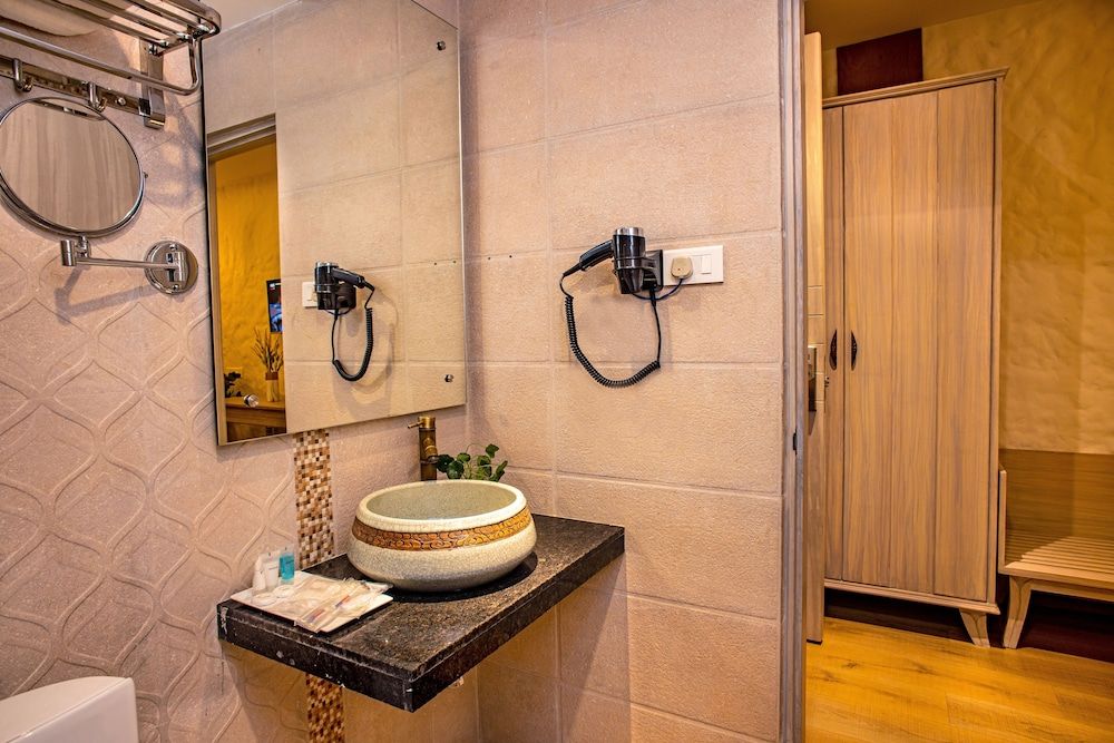 Arushi Boutique Hotel Deluxe Room 13