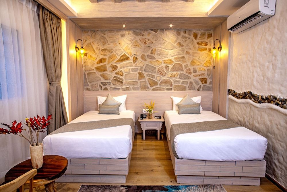 Arushi Boutique Hotel Deluxe Room 3