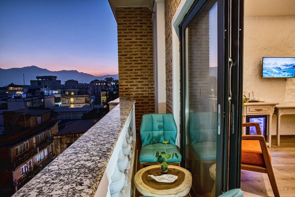 Arushi Boutique Hotel Deluxe Room 9