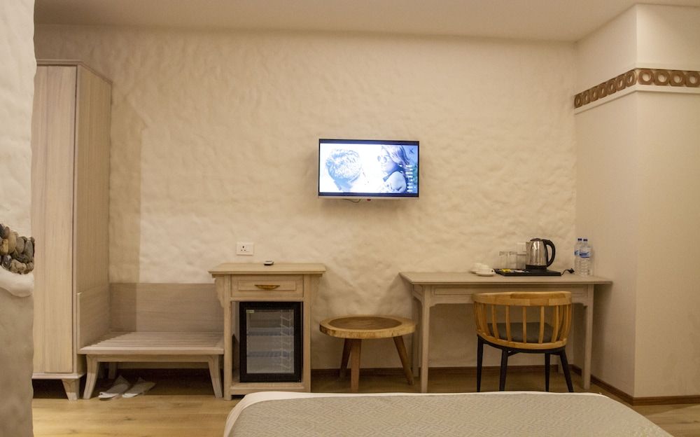 Arushi Boutique Hotel Deluxe Room 14