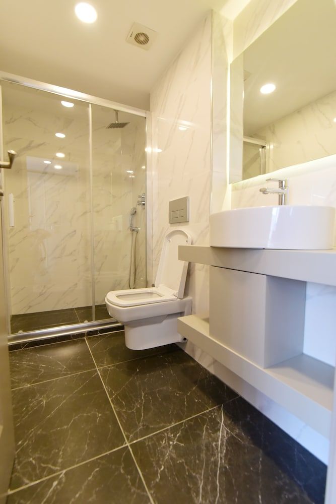 undefined Serai Hotel 10