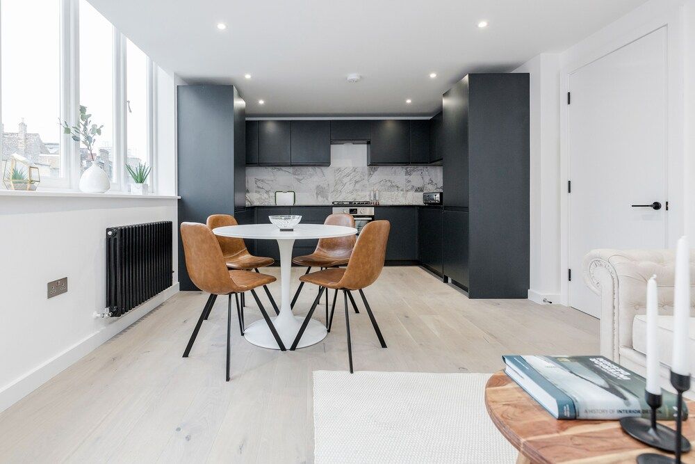undefined Perfect Holiday Escape - 1 and 2 Bedroom Deluxe Apartments at Liverpool Street 7