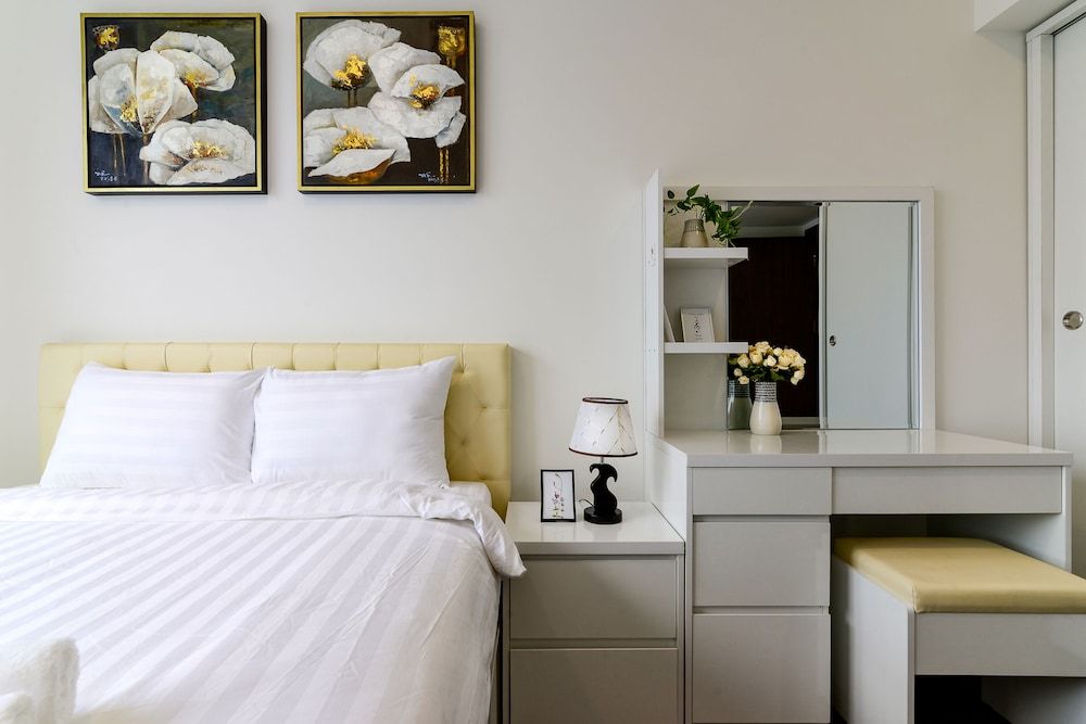 Riverside Residence - Saigon Royal Deluxe Apartment, 2 Bedrooms, City View 7