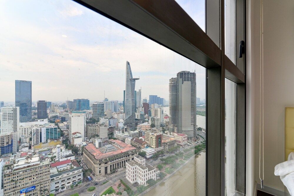 Riverside Residence - Saigon Royal Deluxe Apartment, 2 Bedrooms, City View 10
