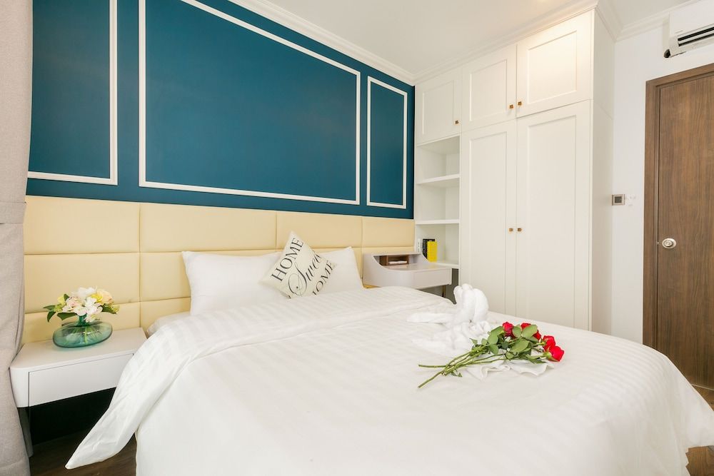 Riverside Residence - Saigon Royal Deluxe Apartment, 1 Queen Bed, Balcony, City View 2