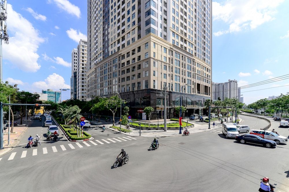 undefined Riverside Residence - Saigon Royal 5