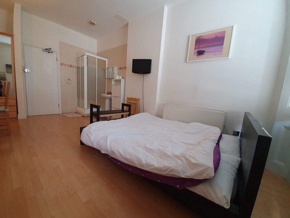 Studio Apartment in South Kensington 5 Studio 14