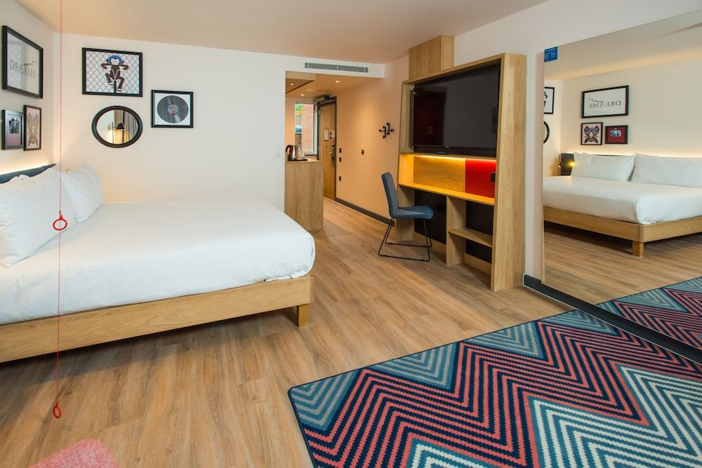 King Accessible Room