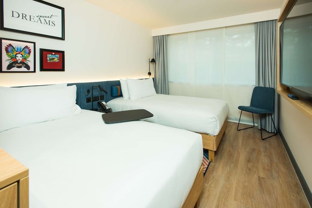 Hampton by Hilton London Park Royal Twin Room 2