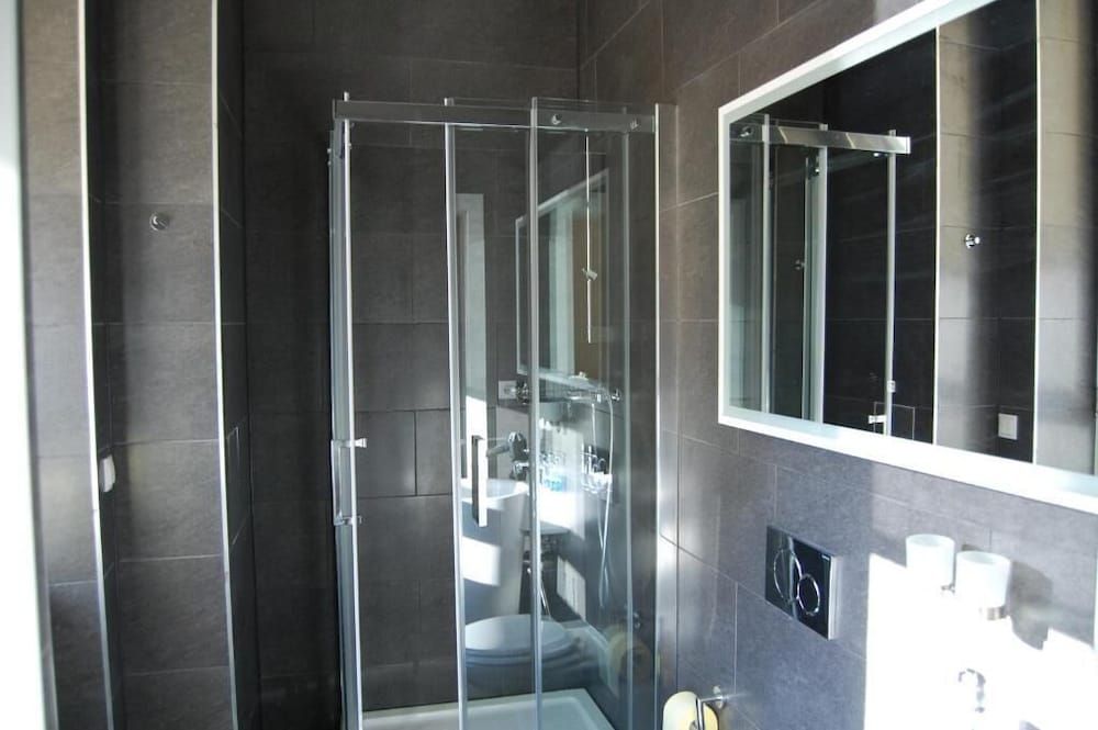 Apollo Hotel Vienna Double Room 8