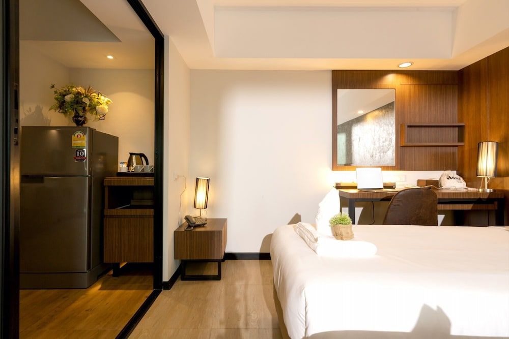 The Home Hotel Triple Room 5