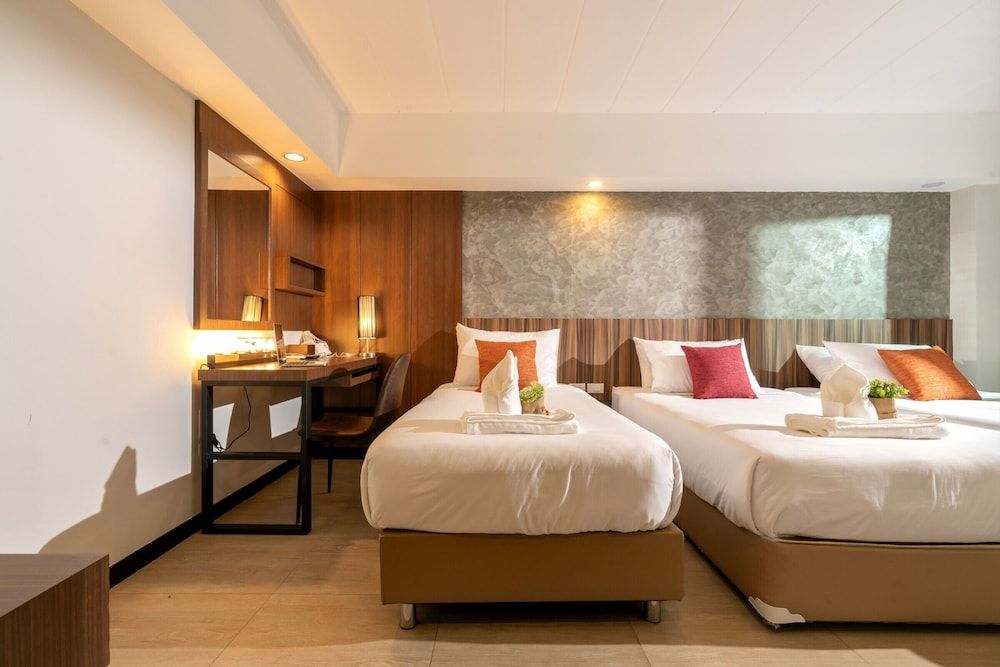 The Home Hotel Triple Room 6