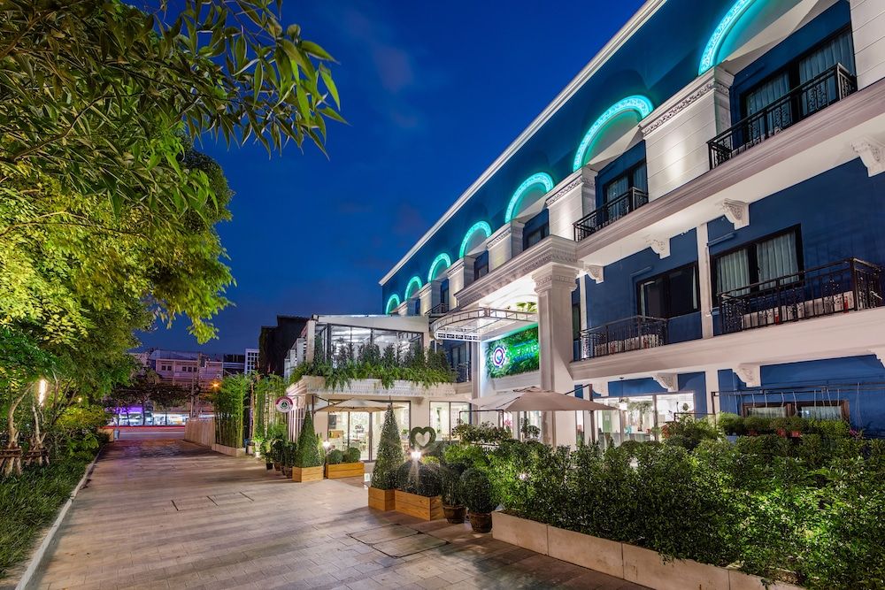 undefined Ozone Hotel Bangkok 5