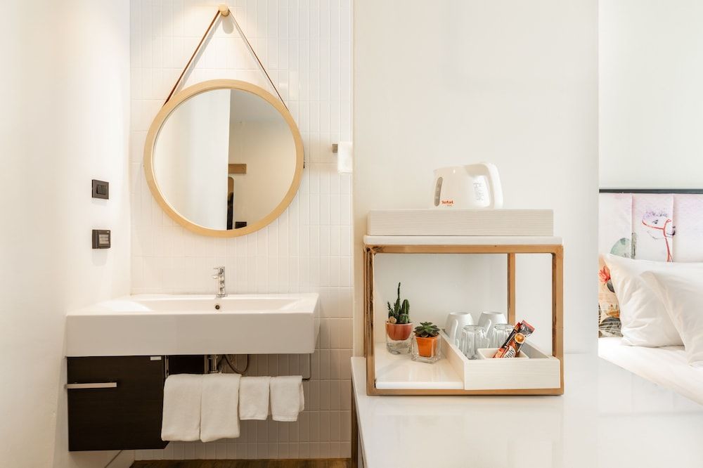 Ozone Hotel Bangkok Superior Twin 5