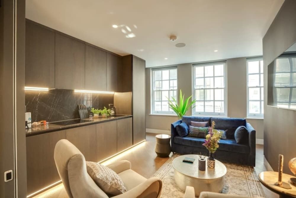 undefined Impeccable 1-bedroom Apartment in London 8