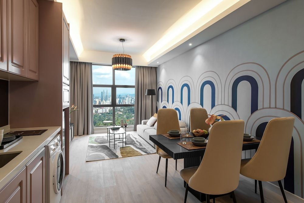 undefined Ami Suites 4