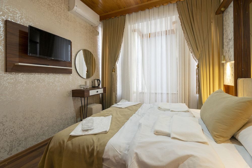 undefined Candy Hotel 4