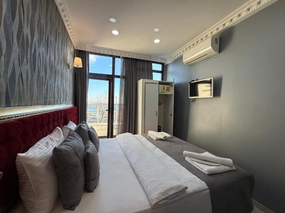 Rhythm Hotel Design Double or Twin Room 7