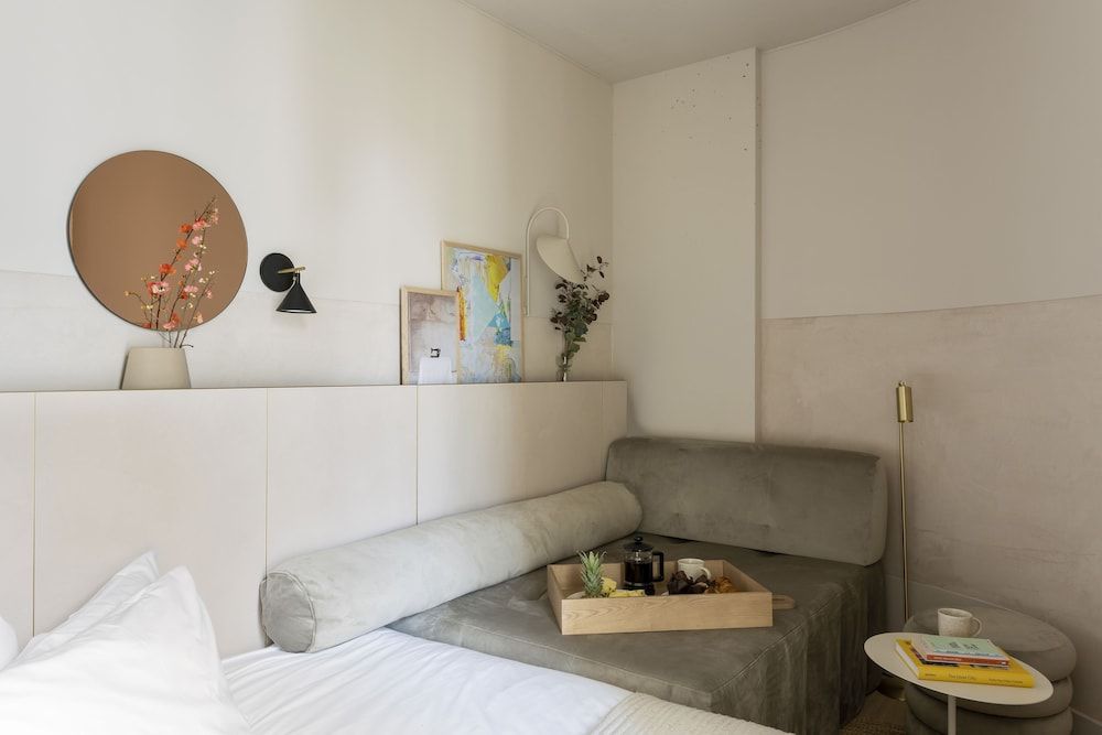 Buckle Street Studios by Locke, Aldgate Cosy Studio - Corner