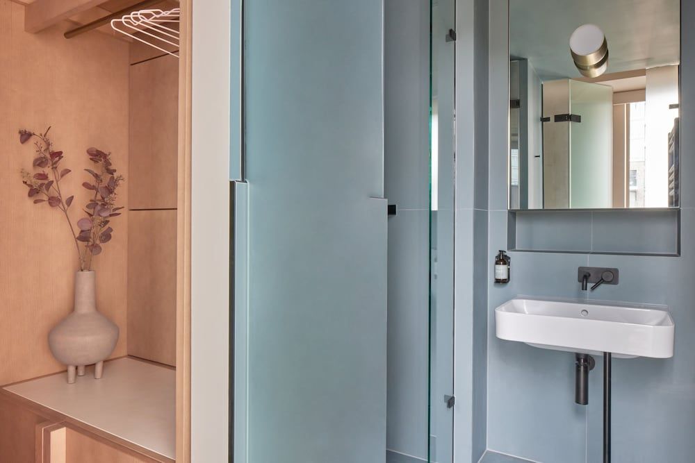 Buckle Street Studios by Locke, Aldgate Cosy Studio 11