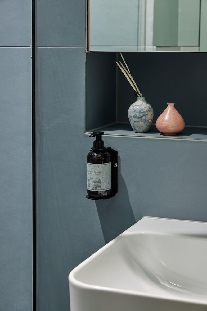 Buckle Street Studios by Locke, Aldgate Cosy Studio 19