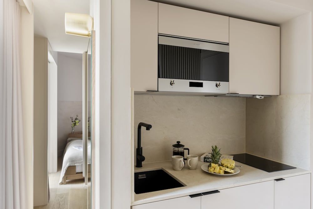 Buckle Street Studios by Locke, Aldgate Cosy Studio 7