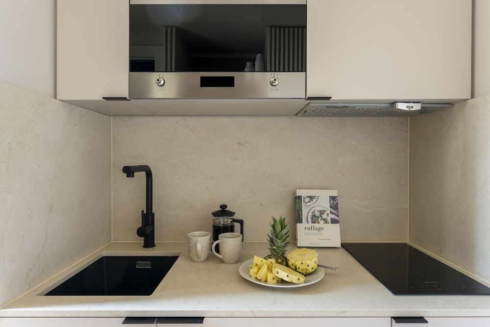 Buckle Street Studios by Locke, Aldgate Cosy Studio - Corner 9