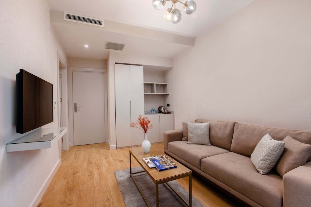 The Pearl Suites Superior Suite 4