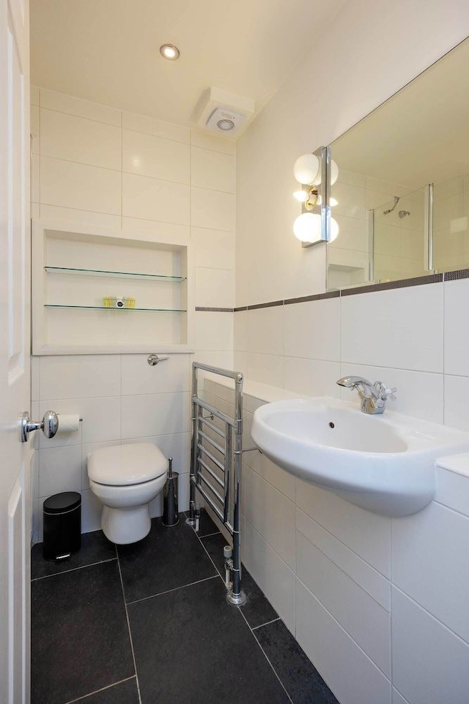 Stunning Apartment in Fashionable Marylebone by Underthedoormat Apartment (2 Bedrooms) 12