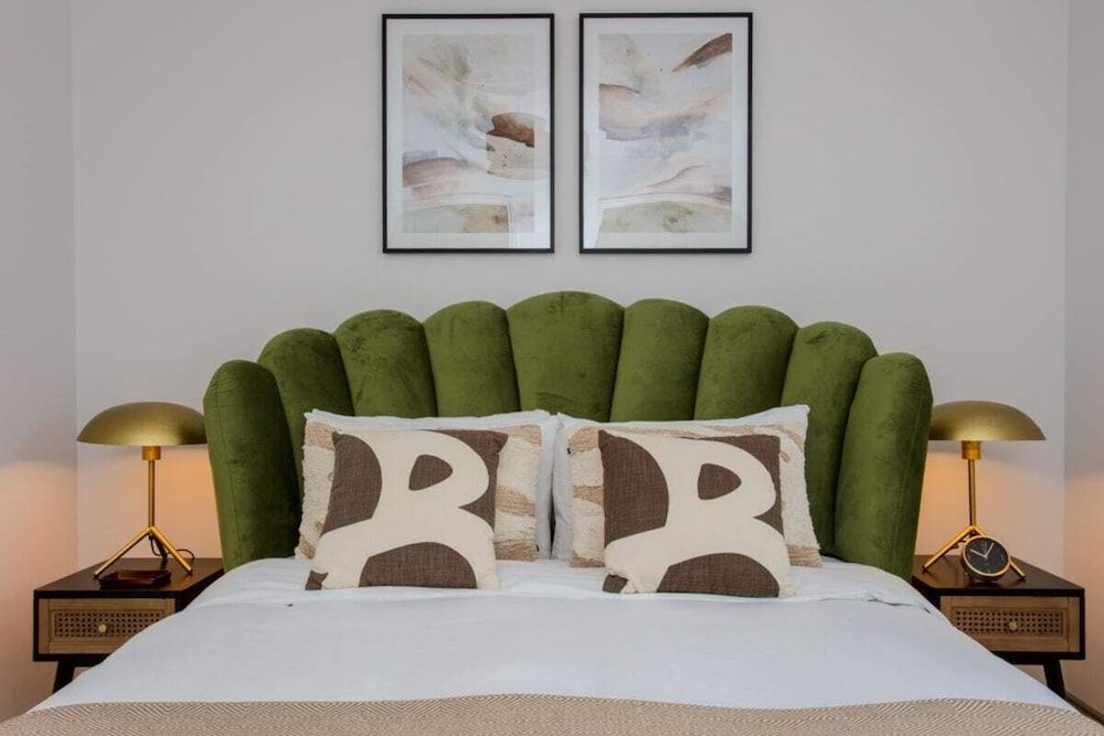 undefined The Sparkford Gardens - Lovely 2bdr With Balcony 8