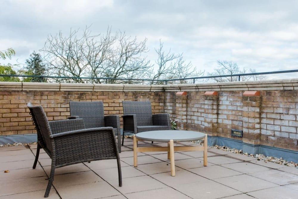 undefined The Sparkford Gardens - Lovely 2bdr With Balcony 9