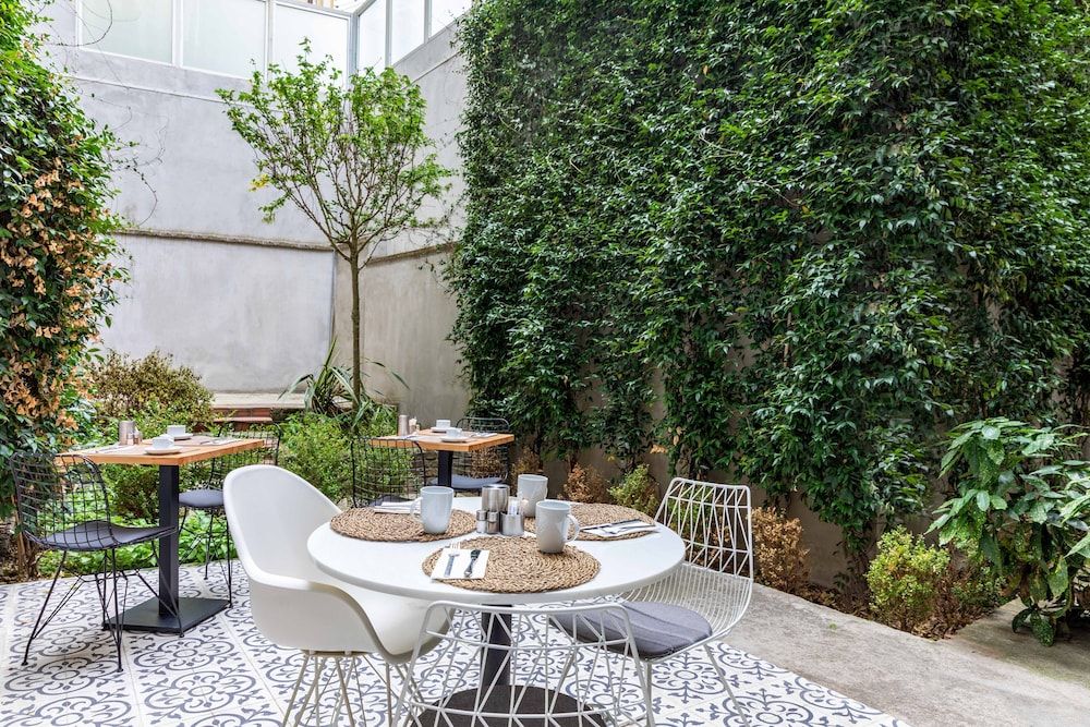 undefined Green Parrot Hotel 5