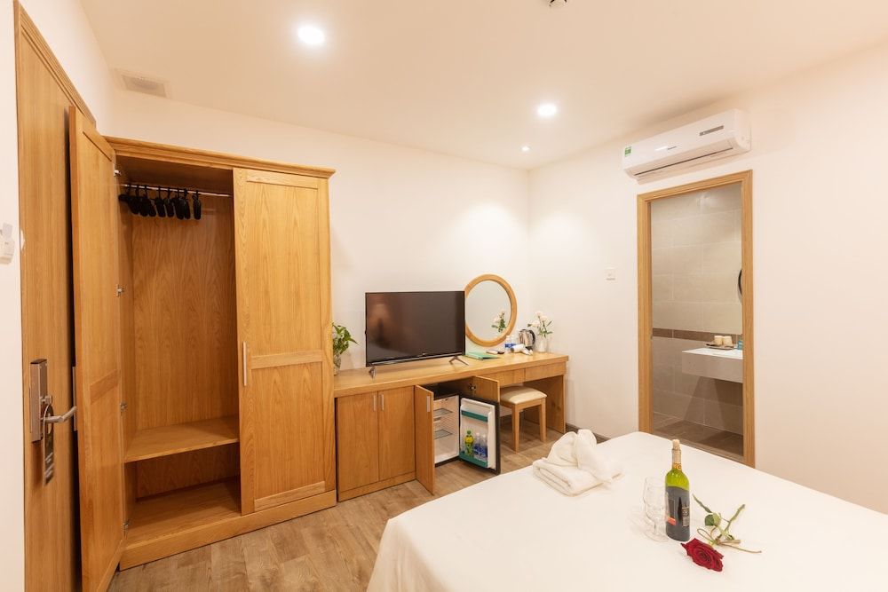 Dai Nam Sai Gon Hotel Deluxe Double or Twin Room 11