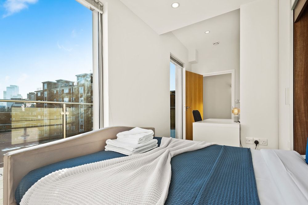 undefined Three Bedroom Apartment in Hoxton 6