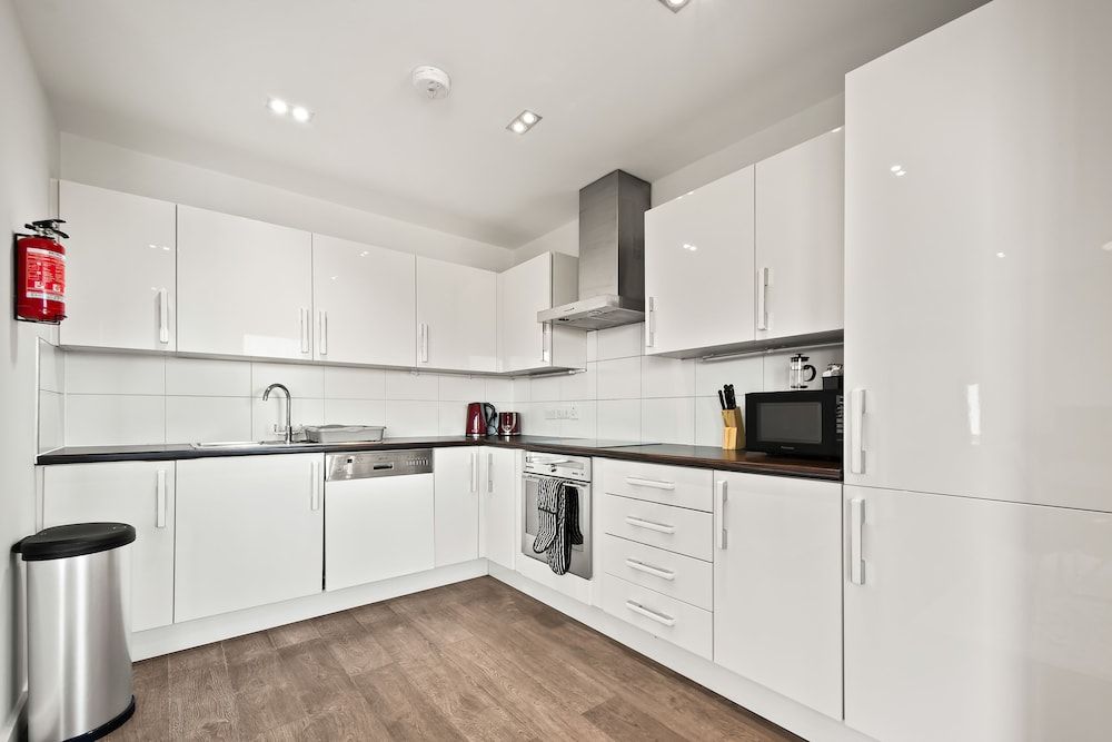 undefined Three Bedroom Apartment in Hoxton 10