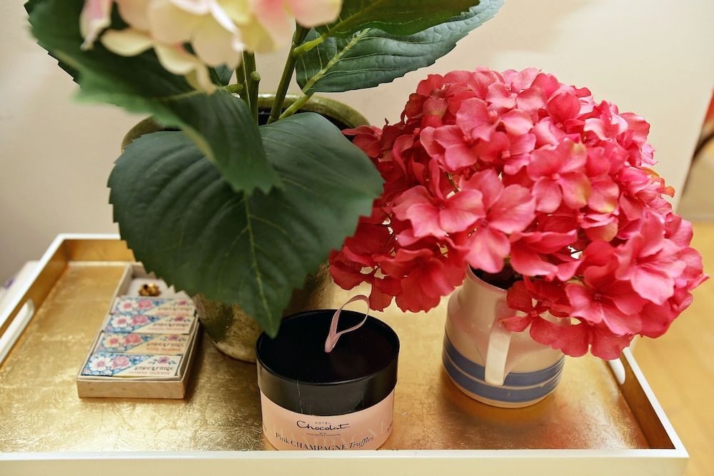 Bright Chic Garden Apartment One-Bedroom Apartment 17