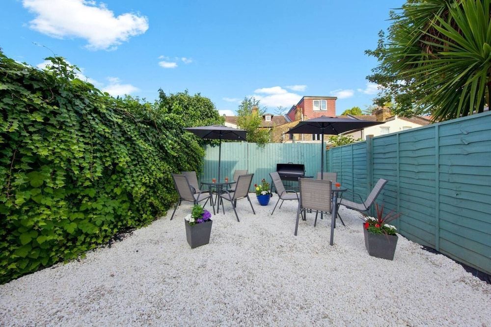 Home Away From Home With an Indoor Fireplace! House, Multiple Beds 24