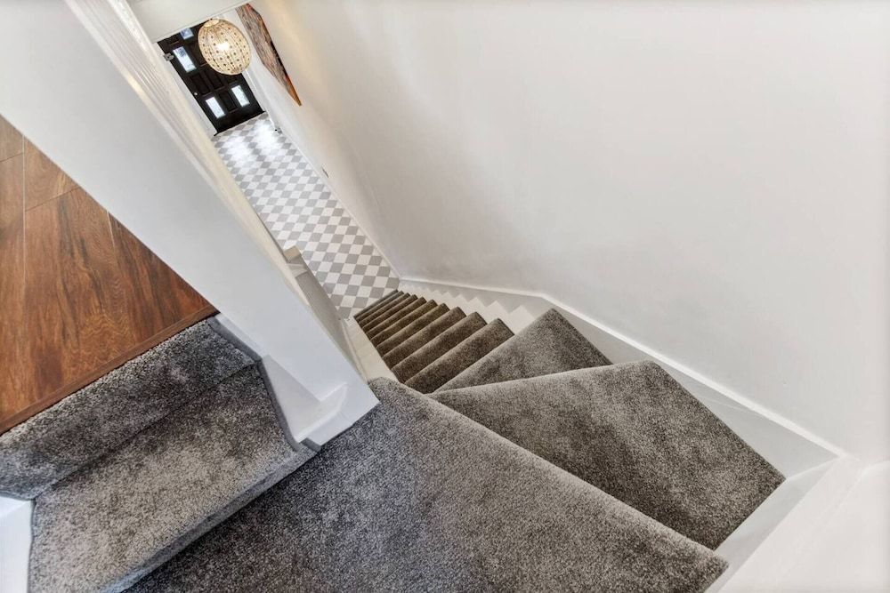 Home Away From Home With an Indoor Fireplace! House, Multiple Beds 21