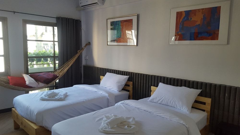 Haus Sathorn 11 Bed & Breakfast Deluxe Twin Room