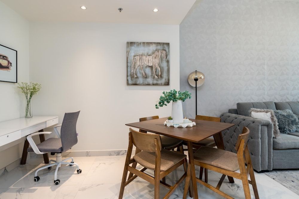 Whitesage - Waterfront Luxe Apartment With Great Canal Views Design Apartment, 1 Bedroom, Balcony (Elegant) 16