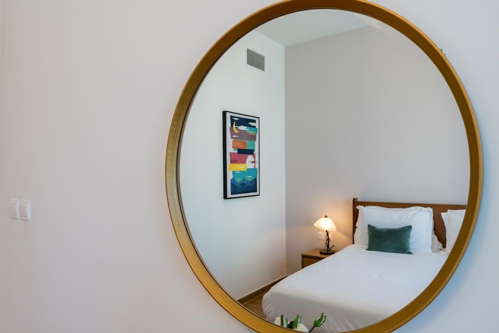 Whitesage - Waterfront Luxe Apartment With Great Canal Views Design Apartment, 1 Bedroom, Balcony (Elegant) 12