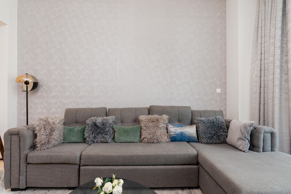 undefined Whitesage - Waterfront Luxe Apartment With Great Canal Views 9