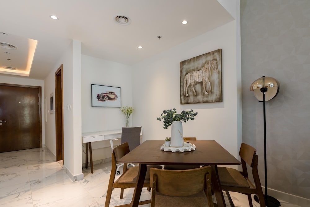 undefined Whitesage - Waterfront Luxe Apartment With Great Canal Views 2