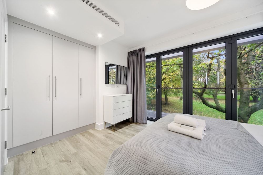 Executive Apartments in Bermondsey FREE WIFI & AIRCON by City Stay Aparts London Townhome, 3 Bedrooms 6