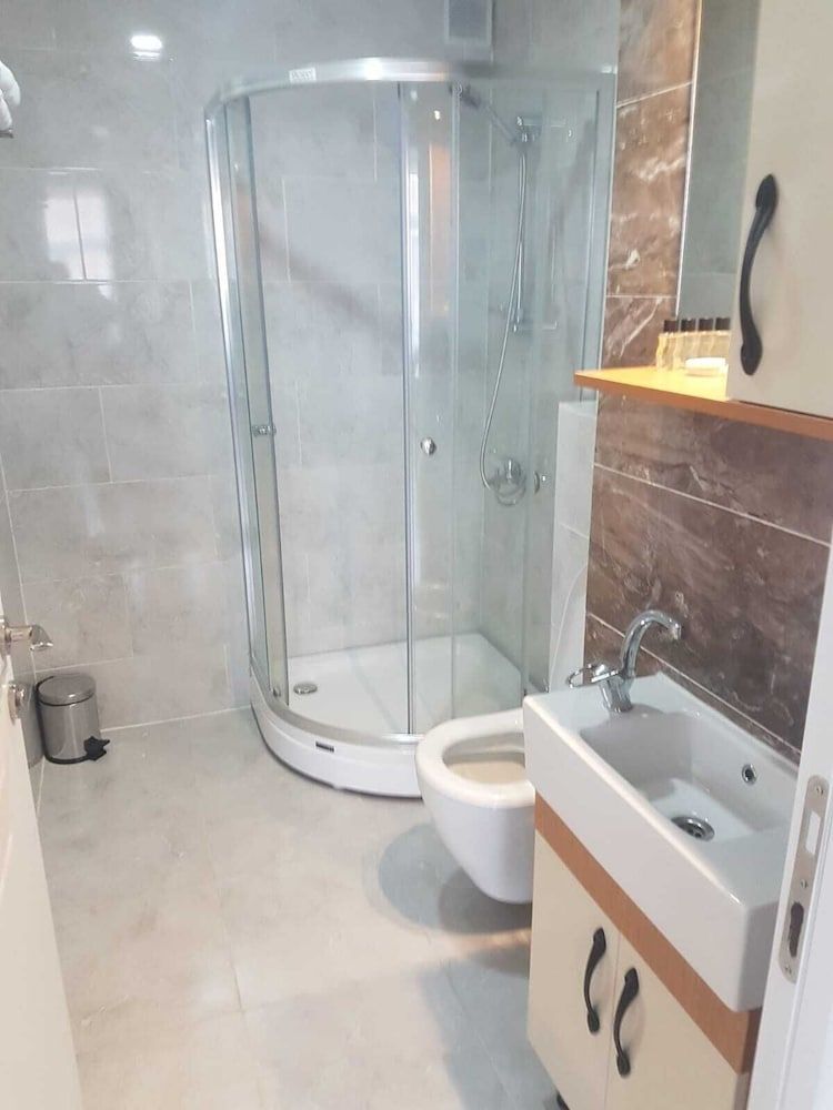 Newaz Hotel Deluxe Double or Twin Room 4