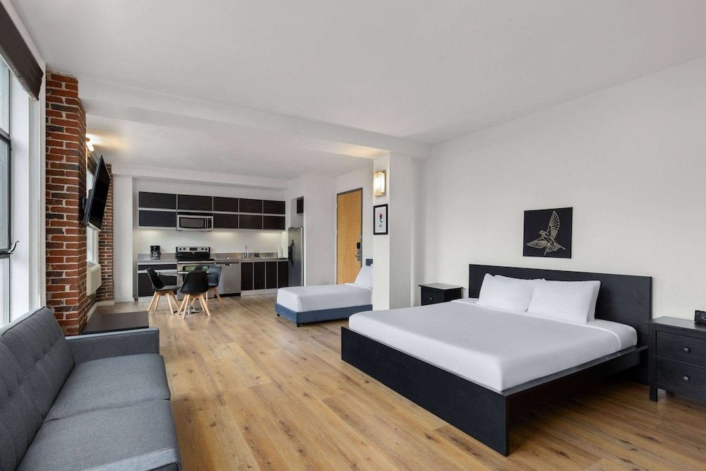 The Haas, Trademark Collection by Wyndham Suite, Multiple Beds, Non Smoking (Loft)