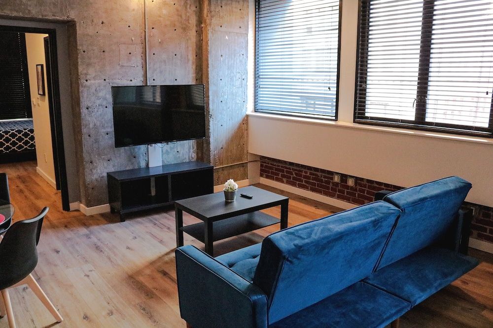 The Haas, Trademark Collection by Wyndham Deluxe Suite, 1 Bedroom, Non Smoking (Broadway) 4
