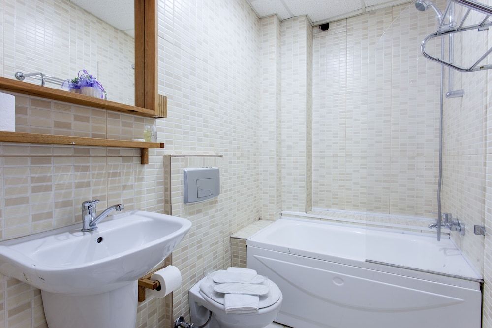 undefined Taksim Dora Suit 6