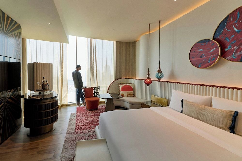 W Dubai - Mina Seyahi Deluxe Room, 1 King Bed, Balcony, Harbor View 5
