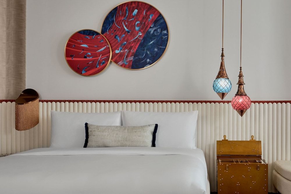 W Dubai - Mina Seyahi Deluxe Room, 1 King Bed, Balcony, Harbor View 3